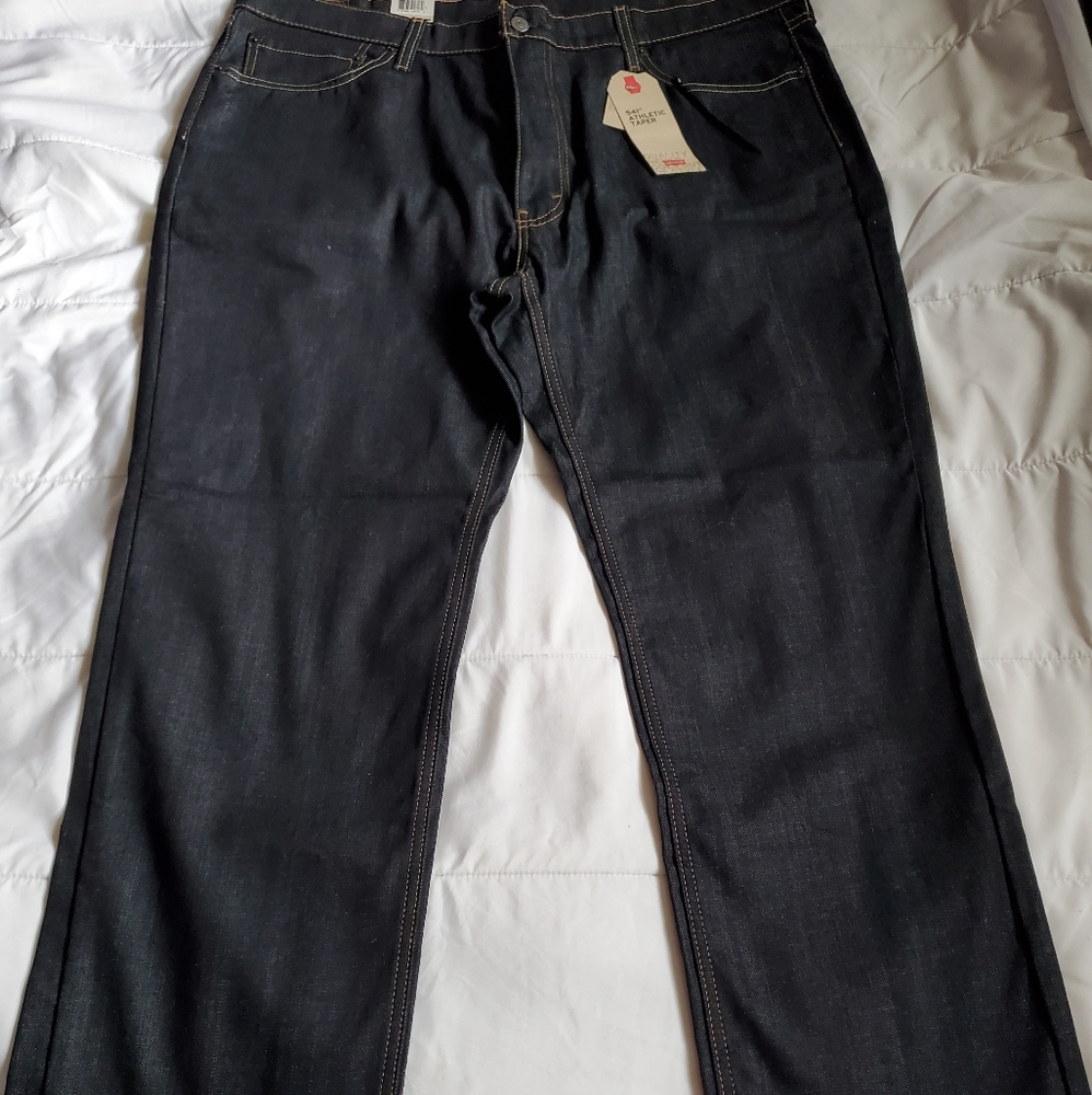 541 Men's Levi's Jean's- NEW